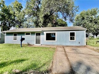 1310 N Indian Lane, Independence, MO 64056