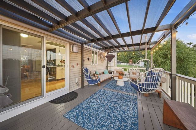 1 Tsitsinos Dr, Peabody, MA 01960