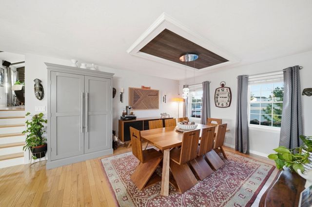1 Tsitsinos Dr, Peabody, MA 01960