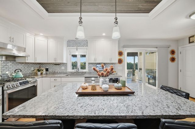 1 Tsitsinos Dr, Peabody, MA 01960