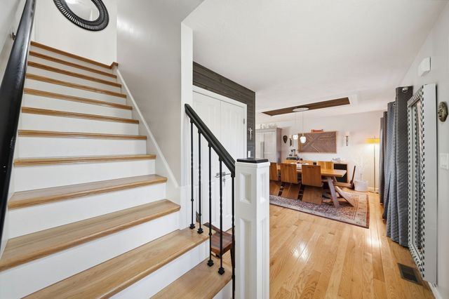 1 Tsitsinos Dr, Peabody, MA 01960