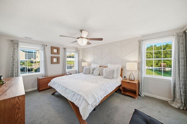 1 Tsitsinos Dr, Peabody, MA 01960