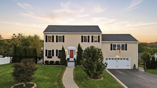 1 Tsitsinos Dr, Peabody, MA 01960