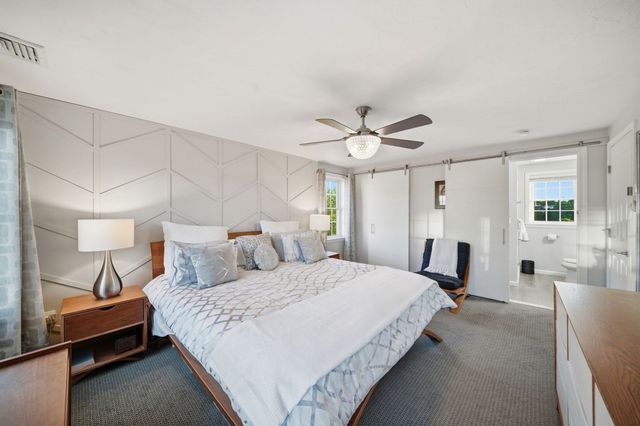 1 Tsitsinos Dr, Peabody, MA 01960