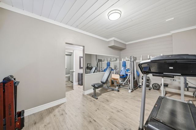 1 Tsitsinos Dr, Peabody, MA 01960