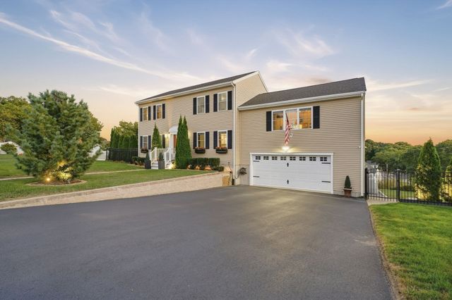 1 Tsitsinos Dr, Peabody, MA 01960