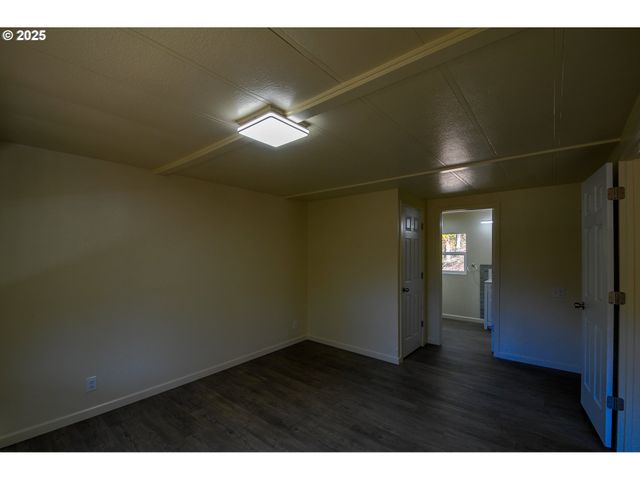 2193 CANYONVILLE RIDDLE Rd, Riddle, OR 97469