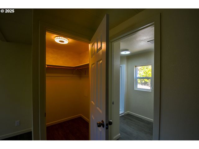 2193 CANYONVILLE RIDDLE Rd, Riddle, OR 97469