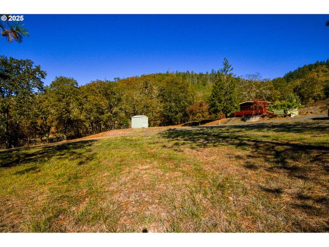 2193 CANYONVILLE RIDDLE Rd, Riddle, OR 97469