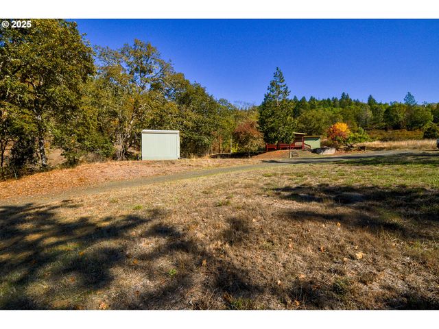 2193 CANYONVILLE RIDDLE Rd, Riddle, OR 97469