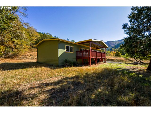 2193 CANYONVILLE RIDDLE Rd, Riddle, OR 97469
