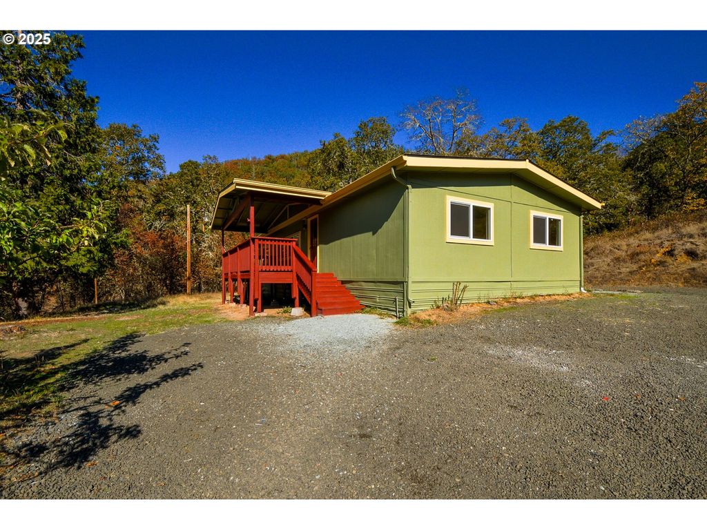 2193 CANYONVILLE RIDDLE Rd, Riddle, OR 97469