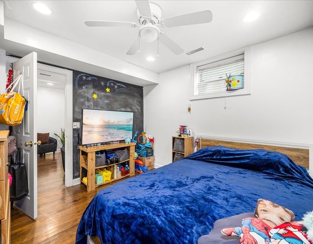 3335 W BYRON Street G, Chicago, IL 60618