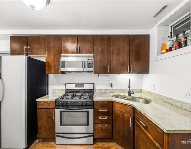 3335 W BYRON Street G, Chicago, IL 60618
