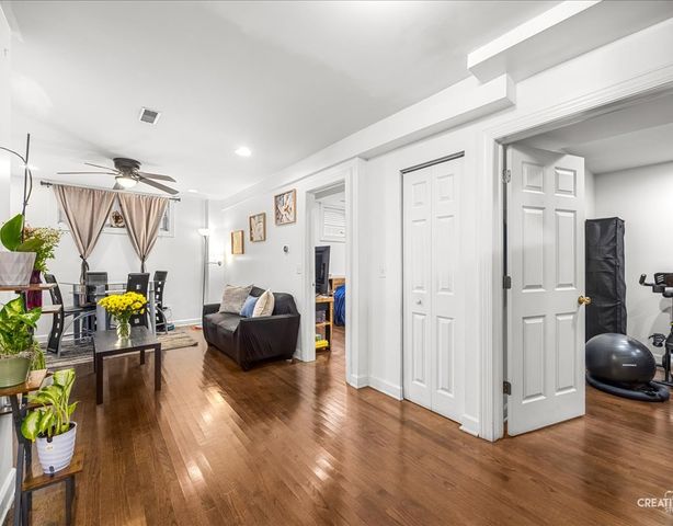 3335 W BYRON Street G, Chicago, IL 60618