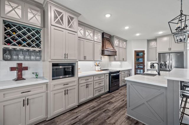 756 Angus Trail, Angleton, TX 77515