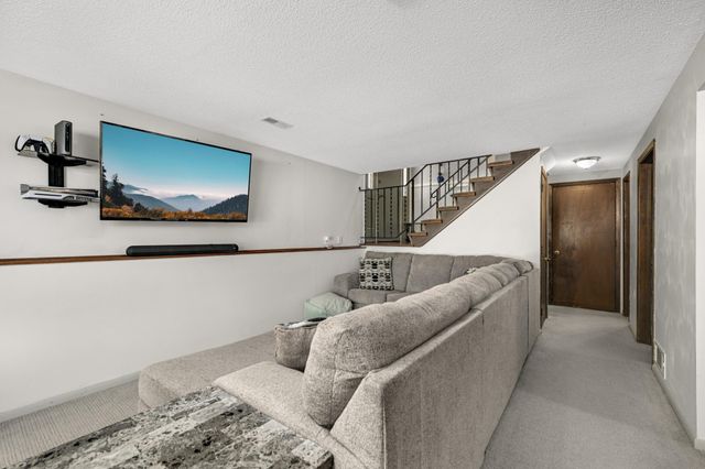 6904 Ives Lane N, Maple Grove, MN 55369