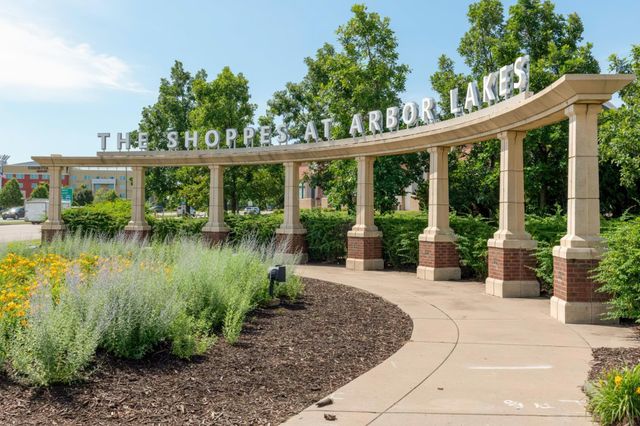 6904 Ives Lane N, Maple Grove, MN 55369