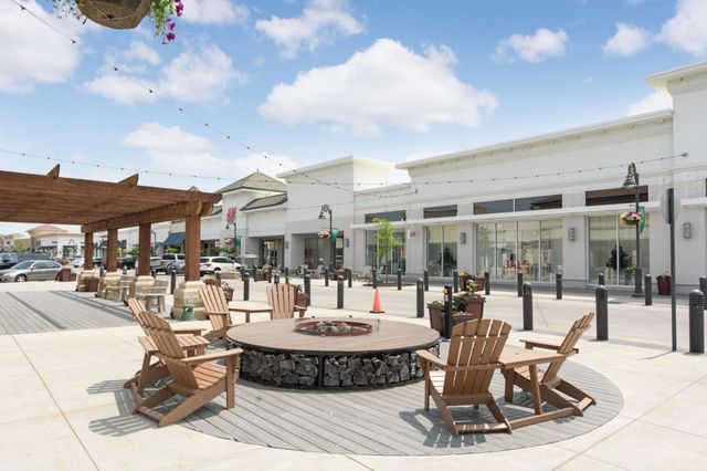 6904 Ives Lane N, Maple Grove, MN 55369