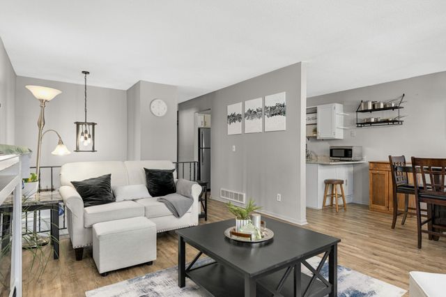 6904 Ives Lane N, Maple Grove, MN 55369