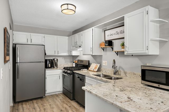 6904 Ives Lane N, Maple Grove, MN 55369