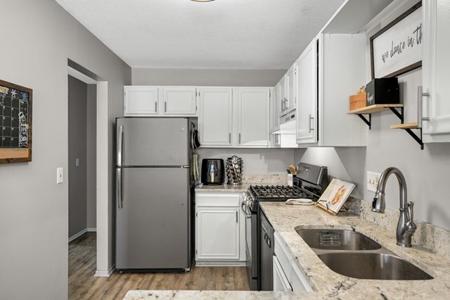 6904 Ives Lane N, Maple Grove, MN 55369