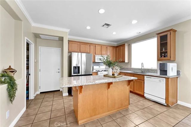 4244 Windspring, Corona, CA 92883