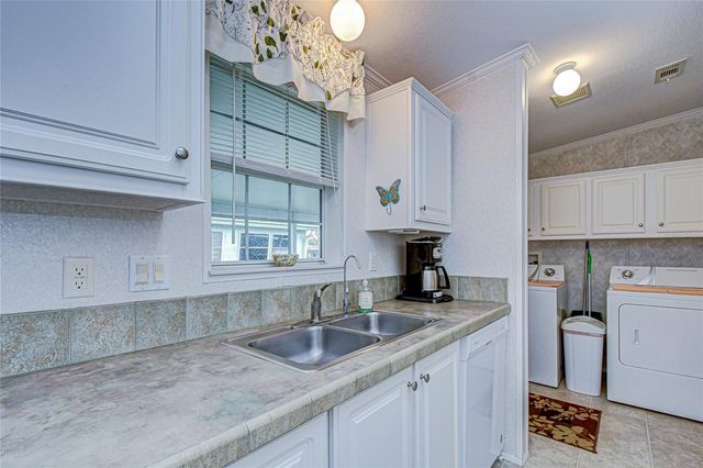 3337 DAWNS DELL, Zephyrhills, FL 33541