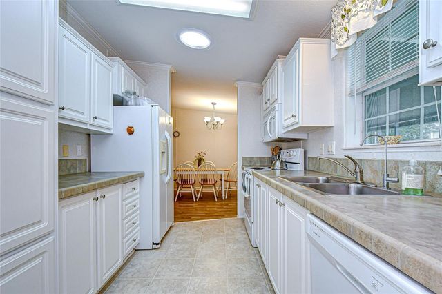 3337 DAWNS DELL, Zephyrhills, FL 33541