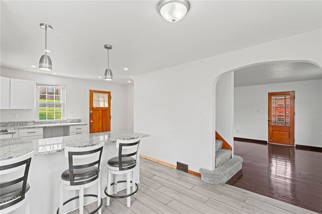 105 Saniel Dr, West Mifflin, PA 15122