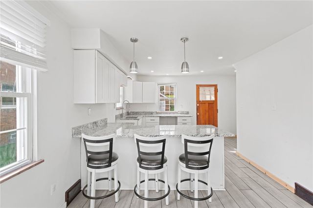 105 Saniel Dr, West Mifflin, PA 15122