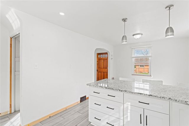 105 Saniel Dr, West Mifflin, PA 15122