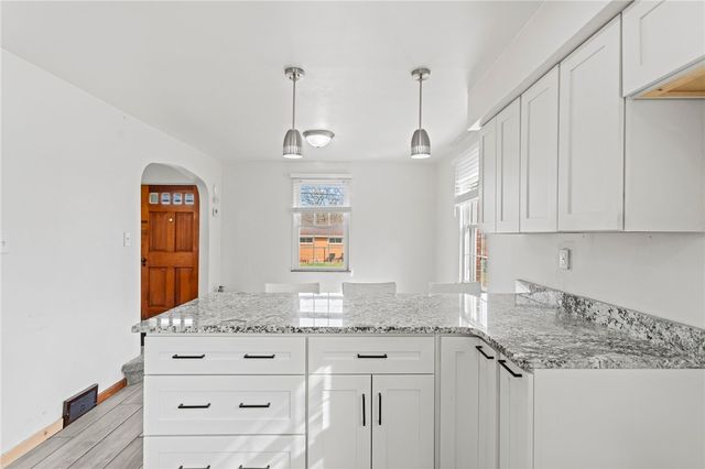 105 Saniel Dr, West Mifflin, PA 15122