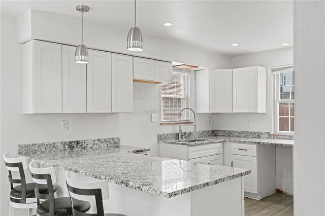 105 Saniel Dr, West Mifflin, PA 15122