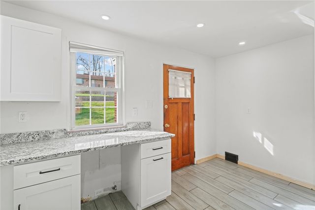 105 Saniel Dr, West Mifflin, PA 15122