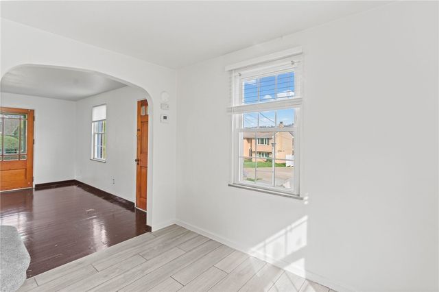 105 Saniel Dr, West Mifflin, PA 15122