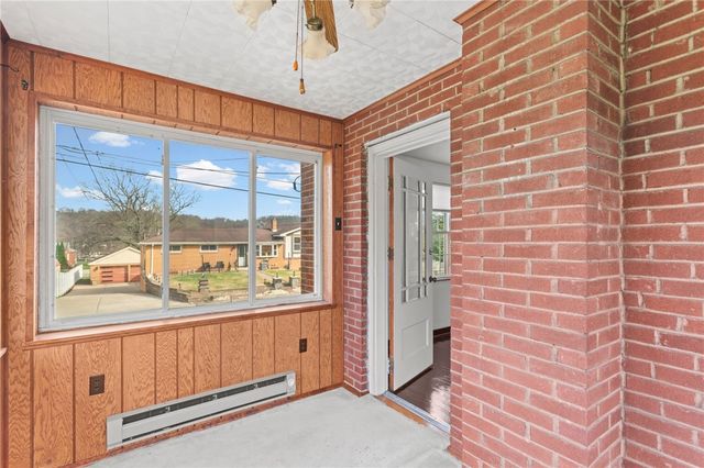 105 Saniel Dr, West Mifflin, PA 15122