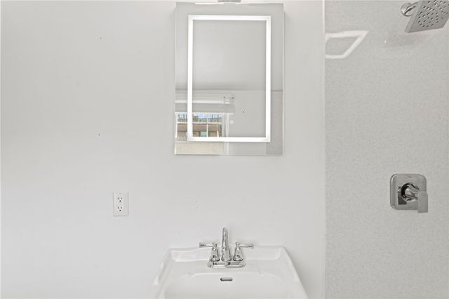 105 Saniel Dr, West Mifflin, PA 15122