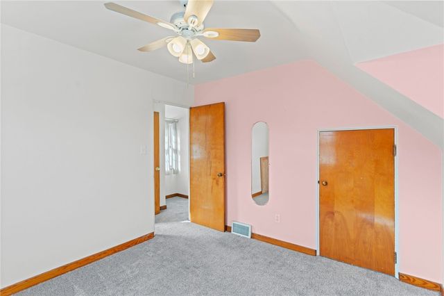 105 Saniel Dr, West Mifflin, PA 15122