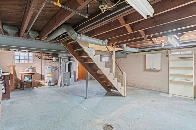 105 Saniel Dr, West Mifflin, PA 15122