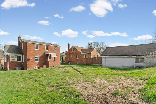 105 Saniel Dr, West Mifflin, PA 15122