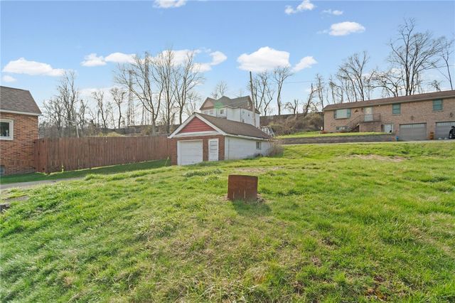 105 Saniel Dr, West Mifflin, PA 15122