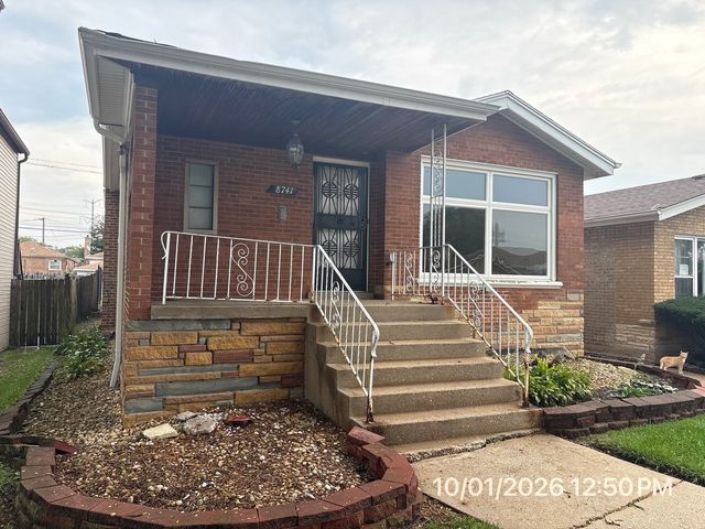 8741 S Luella Avenue, Chicago, IL 60617