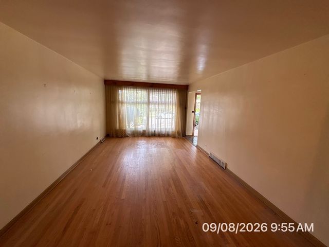 8741 S Luella Avenue, Chicago, IL 60617