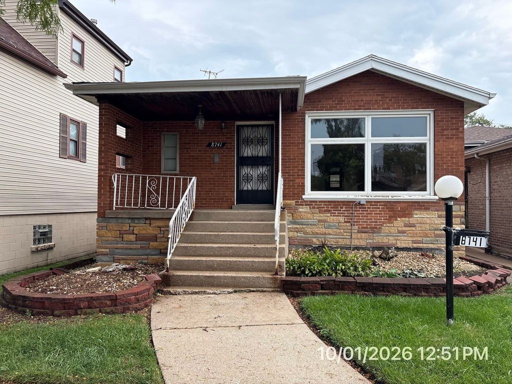 8741 S Luella Avenue, Chicago, IL 60617