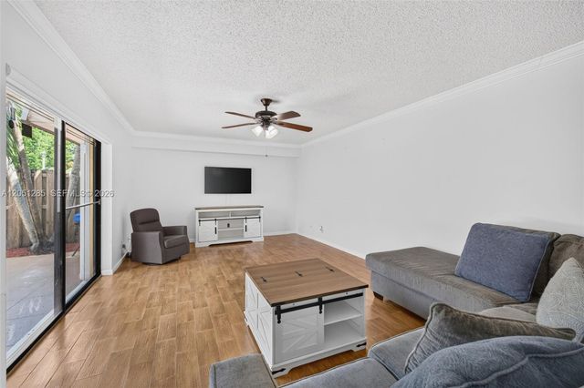 719 NW 98th Cir, Plantation, FL 33324