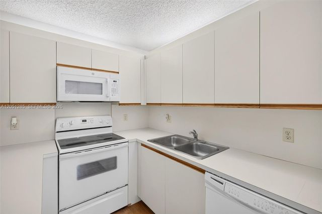 719 NW 98th Cir, Plantation, FL 33324