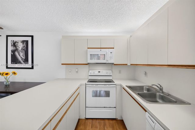 719 NW 98th Cir, Plantation, FL 33324