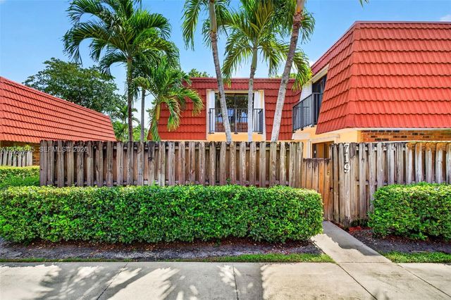 719 NW 98th Cir, Plantation, FL 33324