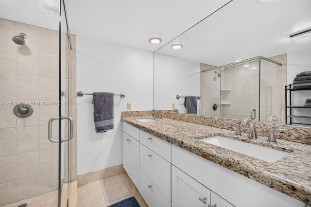 719 NW 98th Cir, Plantation, FL 33324